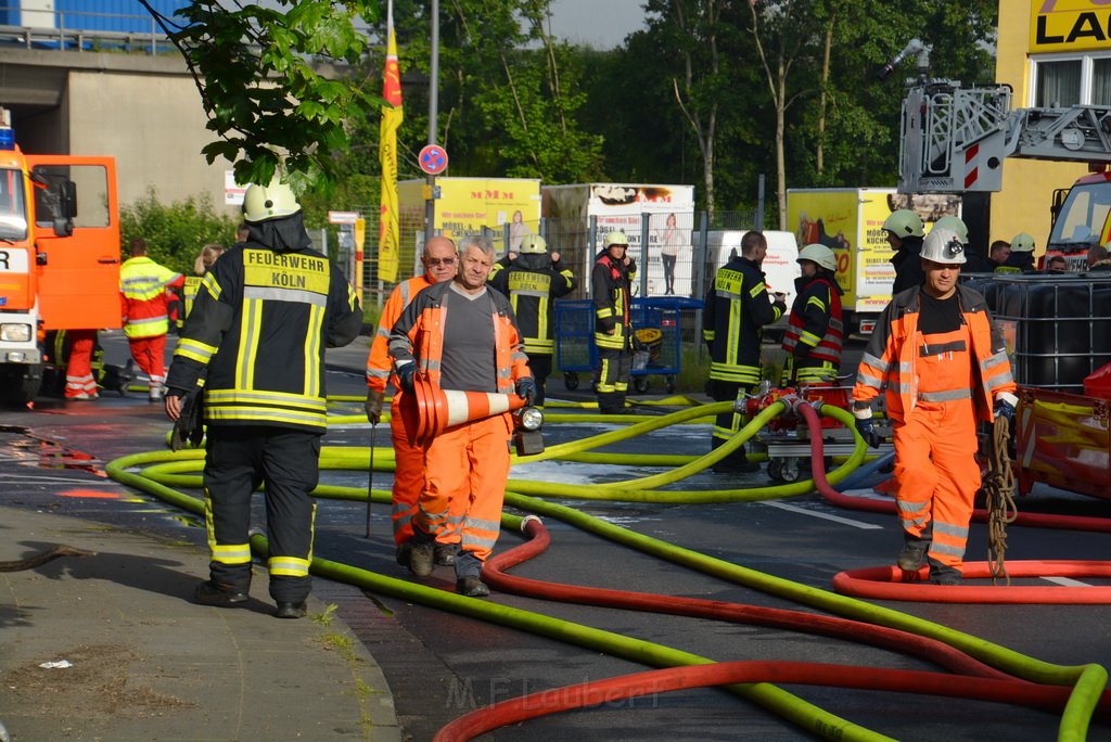 Grossfeuer Poco Lager Koeln Porz Gremberghoven Hansestr P403.JPG